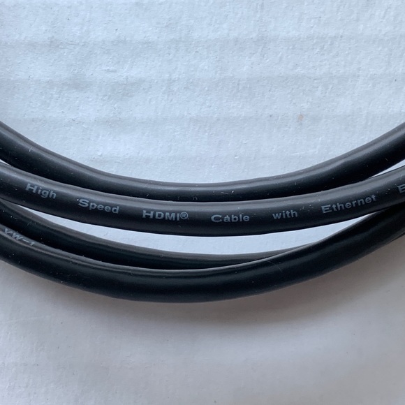 [Free If You Bundle $20+] High Speed HDMI Cable With Ethernet, NWOT - Picture 2 of 3